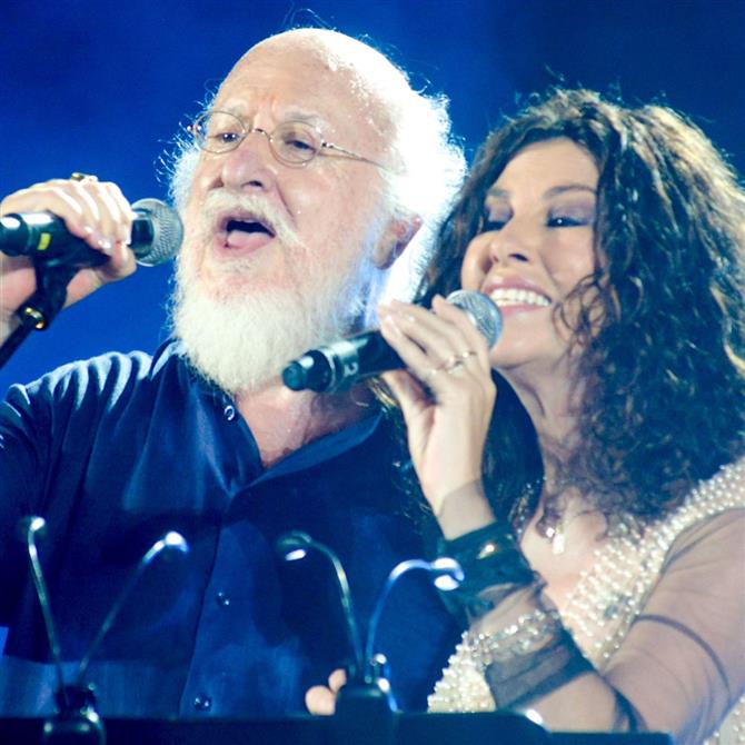 Διονύσης Σαββόπουλος: Γιώργος Θεοφάνους & Ελευθερία Αρβανιτάκη αποχαιρετούν τον σπουδαίο καλλιτέχνη - "Αντίο ήρωά μου…"

