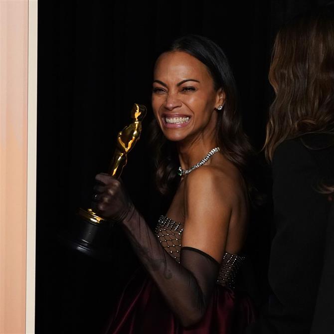 Όσκαρ 2025: Συγκίνησε ο λόγος της Ζόε Σαλντάνα που ξέσπασε σε κλάματα - "Είμαι μια περήφανη κόρη μεταναστών" (Video)