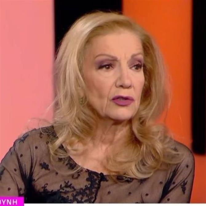 Πέμη Ζούνη: "Με ερεθίζει πάρα πολύ ο εμποδισμένος έρωτας"