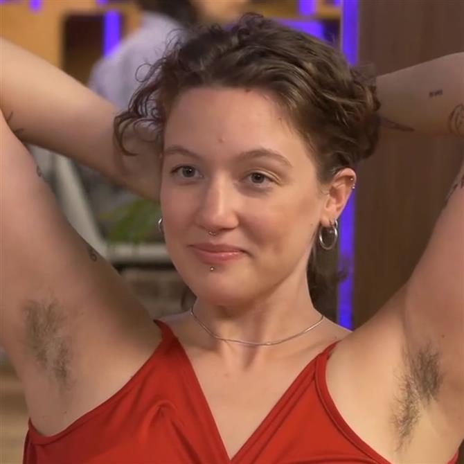 First Dates: Η αξύριστη μασχάλη της Χλόης και η αντίδραση του Άρη - "Είδα τον ευχούλη"
