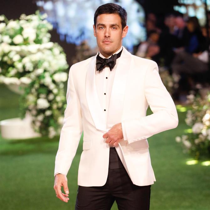 Κώστας Μαρτάκης: Θύμα απάτης ο τραγουδιστής - Η fake φωτογραφία από το νοσοκομείο και η απάντησή του