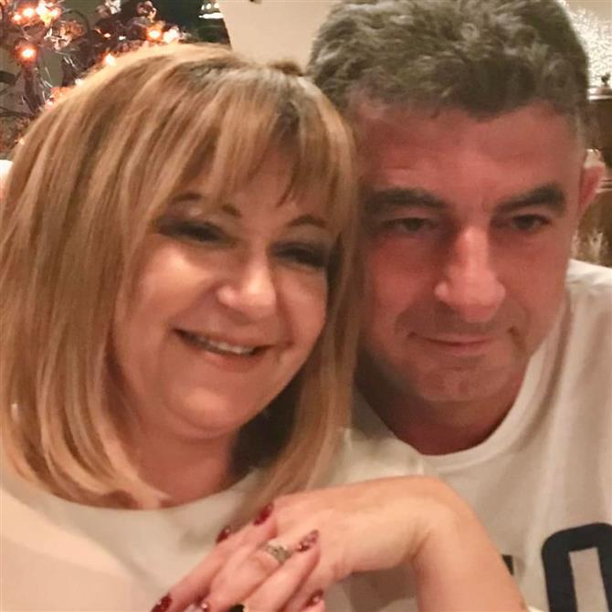 Γιώργος Καραϊβάζ: Το μήνυμα της συζύγου του για τα 4 χρόνια από την δολοφονία του - "Σε εκτέλεσαν μπροστά στο σπίτι μας"
