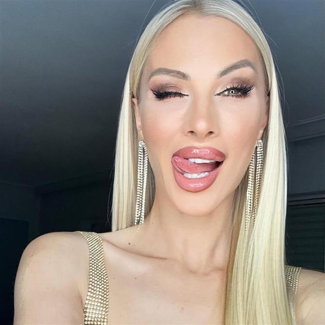 Διονυσία Κουκίου: Μιλά πρώτη φορά για τον νέο της σύντροφο! "Έχει αξίες, είναι τίμιος και κούκλος" - Η διαφορά ηλικίας τους 


