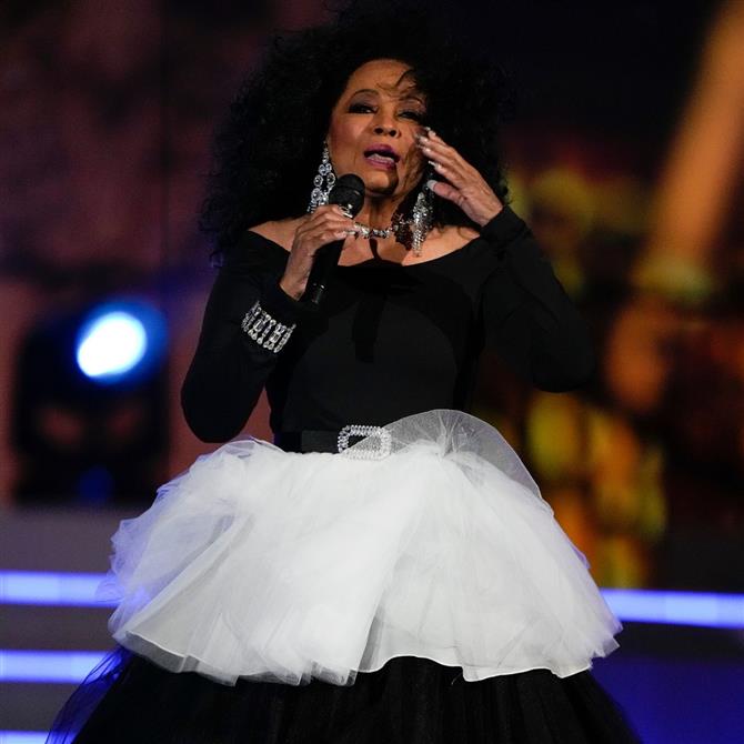 Νταϊάνα Ρος: Έρχεται στην Ελλάδα - Η τραγουδίστρια που θα ανοίξει τη συναυλία της 