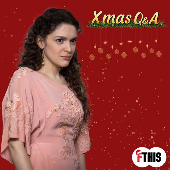 "Xmas Q&A" με την Καλλιόπη Χάσκα: Ο Σάκης Ρουβάς, ο Μίλτος Τεντόγλου & οι χριστουγεννιάτικες συνήθειές της