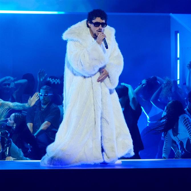 Super Bowl 2026: Ο Bad Bunny θα τραγουδήσει στο halftime show
