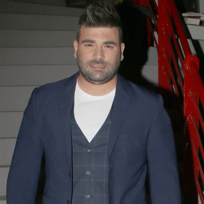 Παντελής Παντελίδης:  Φίλος του διαψεύδει ότι έχασε 250.000 ευρώ το βράδυ του θανάτου του - "Δεν είδα έναν άνθρωπο αγχωμένο"