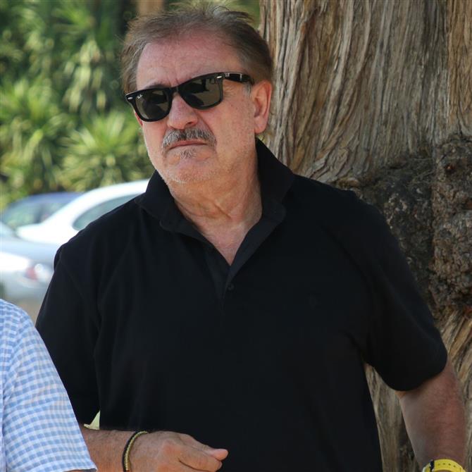 Ο Μιχάλης Μητρούσης για το τροχαίο του: "Είμαι κλεισμένος στο σπίτι, κυκλοφορώ με Π"