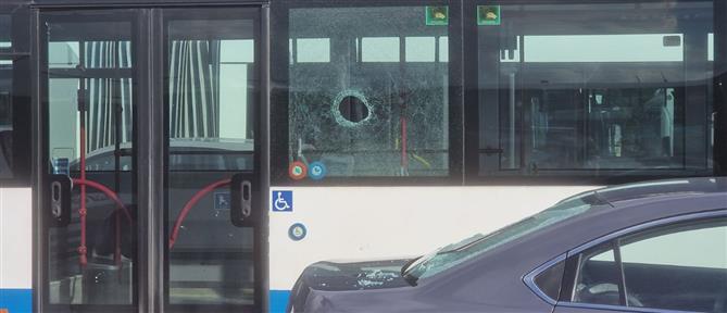 Ηράκλειο - Αγρότες: Ο απολογισμός των επεισοδίων - Σπασμένα λεωφορεία και ΙΧ και δρόμοι γεμάτοι πέτρες (εικόνες)