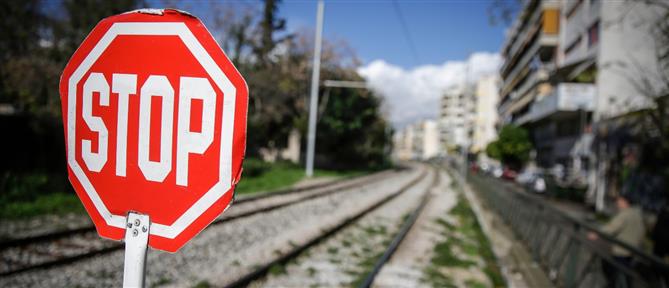 Θεσσαλονίκη: Συνελήφθη οδηγός λεωφορείου που έσπασε μπάρες σιδηροδρομικής γραμμής ενώ πλησίαζε τρένο