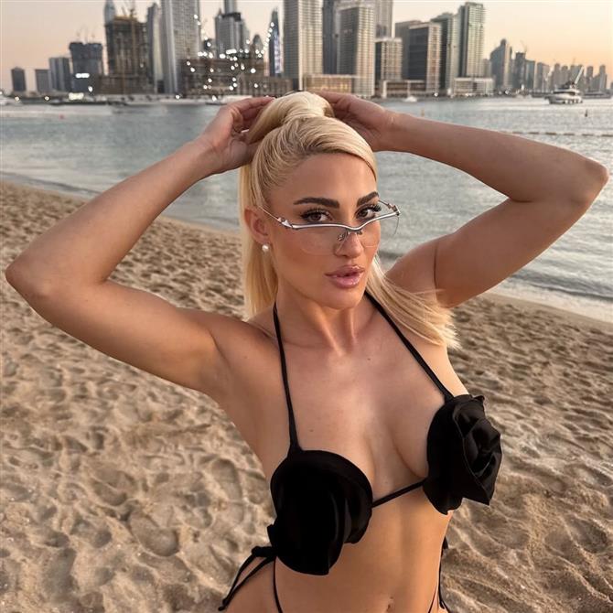 Ιωάννα Τούνη: Δημοσίευσε μηνύματα που της έστελνε η Χαρά Τσιώλη & ξέσπασε - "Έχω ένα account που πολύ θα ήθελε να έχει εκείνη"