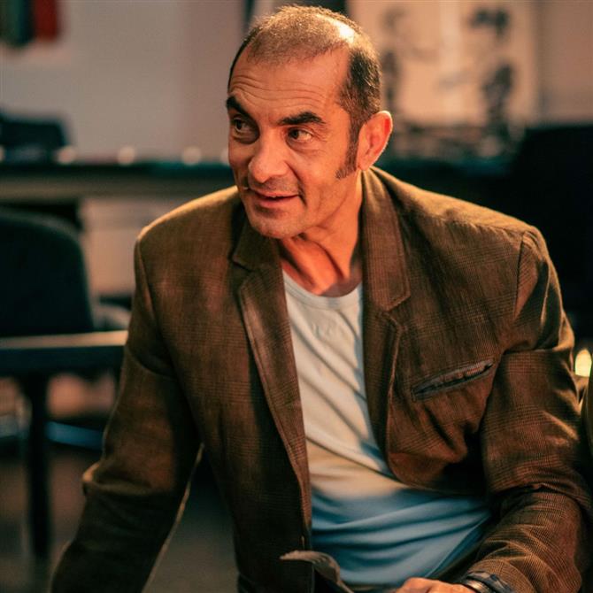 Αλέκος Συσσοβίτης: "Η μητέρα μου από νεαρή ηλικία είχε ψυχολογικά προβλήματα, τα παιδιά έπαιζαν στην αλάνα και εγώ ήμουν στους γιατρούς"


