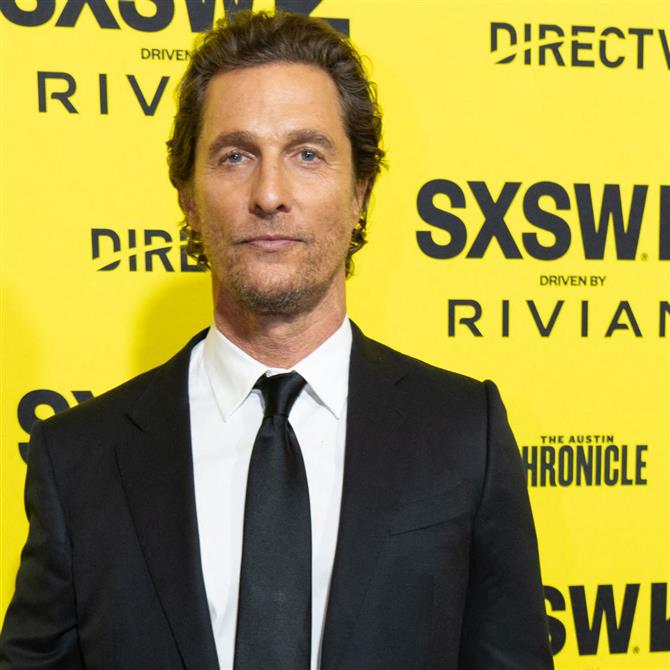 Μάθιου ΜακΚόναχι: Στην Ελλάδα για διακοπές - Το νησί που βρέθηκε & το μαγαζί διάσημου Έλληνα ηθοποιού που επισκέφθηκε