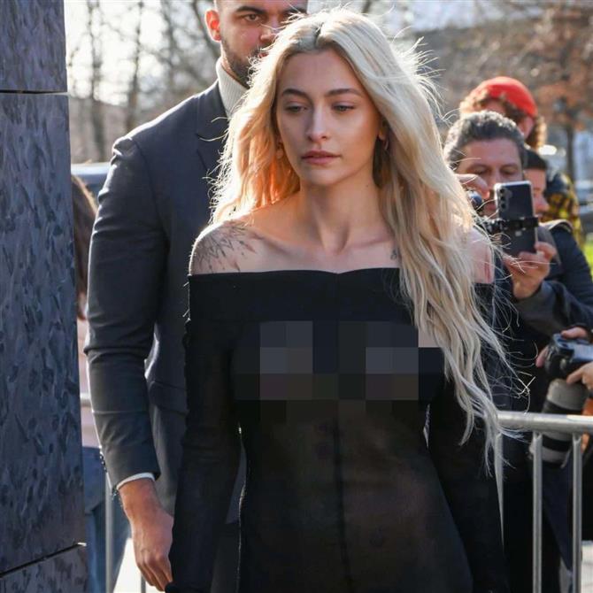 Πάρις Τζάκσον: Η αποκαλυπτική εμφάνιση στην Εβδομάδα Μόδας του Παρισιού - Έτσι απάντησε στα αρνητικά σχόλια 
