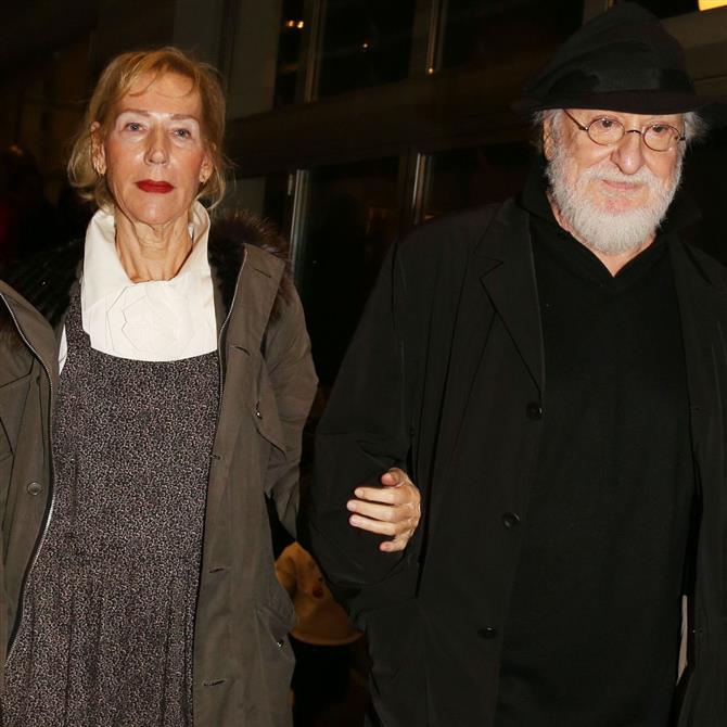 Διονύσης Σαββόπουλος: Η αναφορά στην σύζυγό του - "Από τους μπ@φους και τις απογοητεύσεις, δεν καταλάβαινα τον ρόλο που θα έπαιζε στη ζωή μου"
