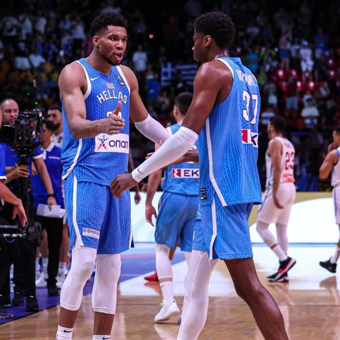 Κώστας Αντετοκούνμπο: Βάφτισε την κόρη του με νονό τον αδερφό του, Γιάννη (Φωτογραφίες)

