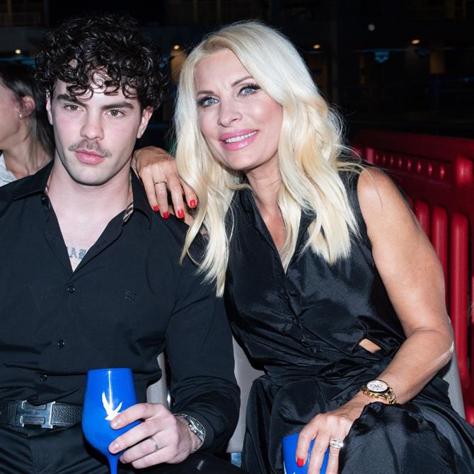 Άγγελος Λάτσιος: Η Κατερίνα Καινούργιου αποκάλυψε το νέο επαγγελματικό του βήμα - Ο ρόλος της Ελένης Μενεγάκη & του Μάκη Παντζόπουλου