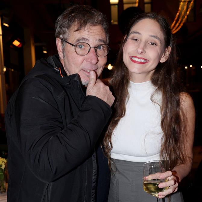 Φωτεινή Αθερίδου: "Τα παιδιά στο δημοτικό με ρωτούσαν αν μέναμε σε παλάτι και ντρεπόμουν. Έλεγα ότι ο μπαμπάς μου…"