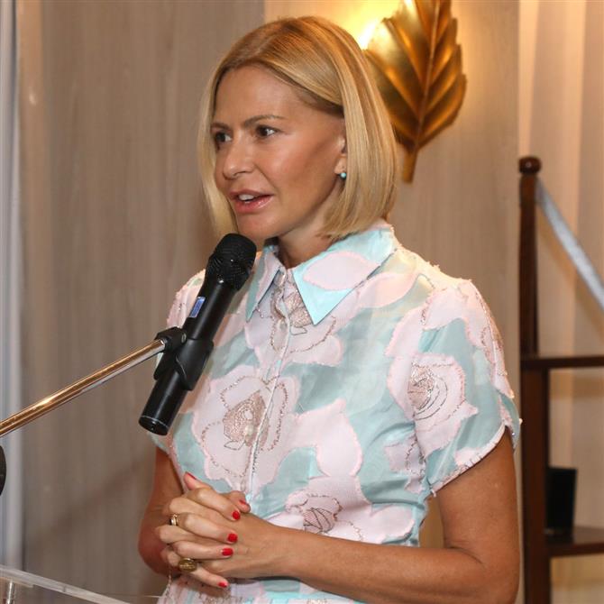 Νέο hair look για την Τζένη Μπαλατσινού - Η ανανεωμένη της εμφάνιση στο Ηρώδειο