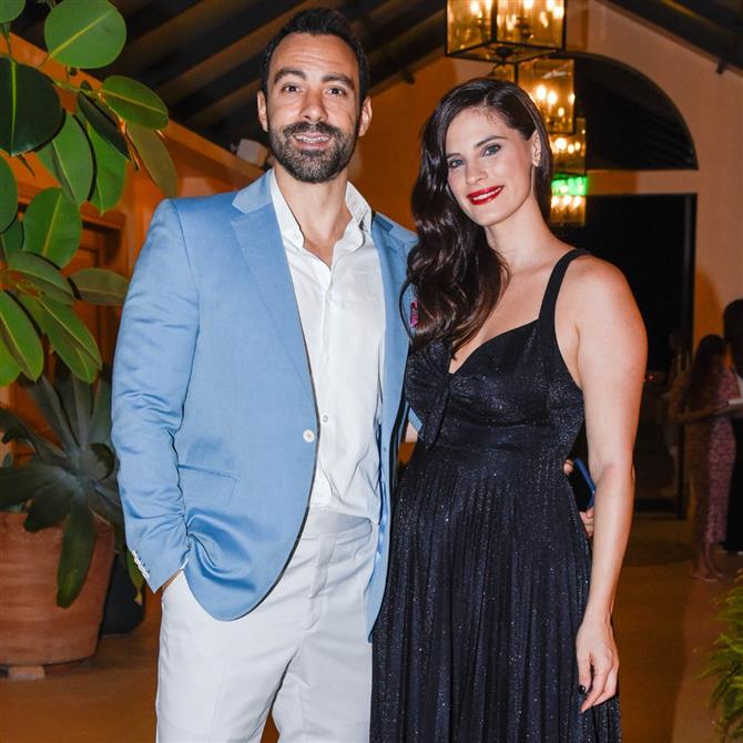 Χριστίνα Μπόμπα & Σάκης Τανιμανίδης: Έχασαν την πτήση τους για Ελλάδα - "Φταίμε. Ψάχνουμε να βρούμε λύση"