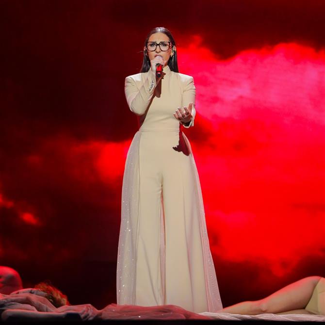 Klavdia: Δείτε το σπάνιο στιγμιότυπο με τον σύντροφό της, Oge - Ποζάρουν αγκαλιά 

