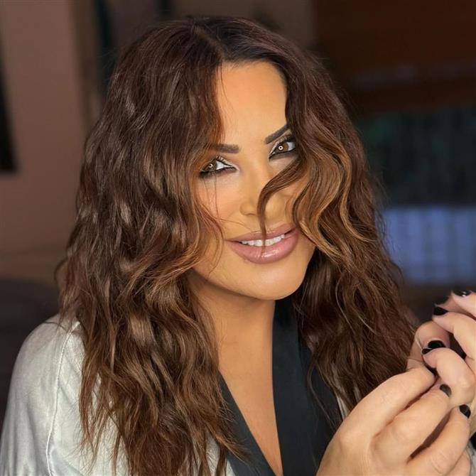 Ναταλία Γερμανού: Η φωτογραφία με κόκκινο μαγιό από τις διακοπές της στην Κρήτη