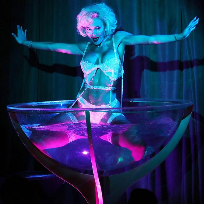 Αλεξάνδρα Παναγιώταρου: Το εντυπωσιακό χριστουγεννιάτικο δέντρο που στόλισε στο διαμέρισμά της (Φωτό)