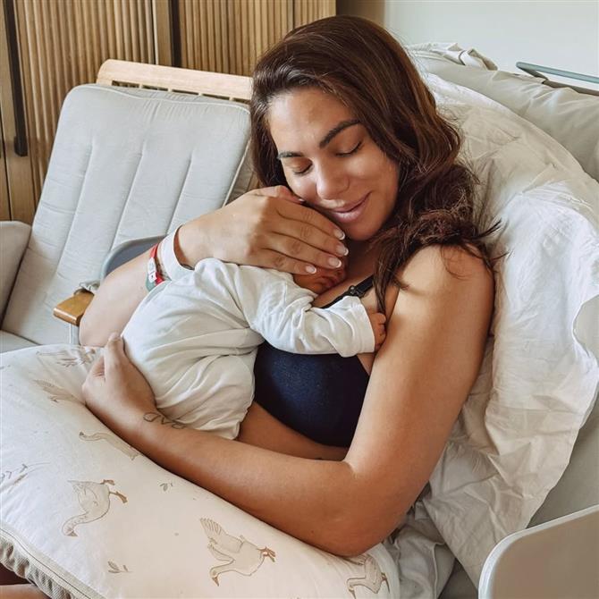 Ευρυδίκη Βαλαβάνη: Μας δείχνει το σώμα της 20 μέρες μετά τη γέννηση του γιου της - "Δεν είναι εύκολο να το βλέπεις να μη σου ανήκει όπως πριν"

