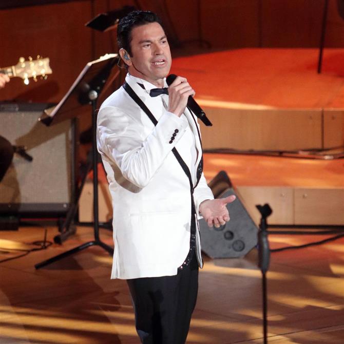 Μάριος Φραγκούλης: Η απώλεια της μητέρας του, το bullying και η Μαρινέλλα - "Στο Δημοτικό όλοι μου έλεγαν…"