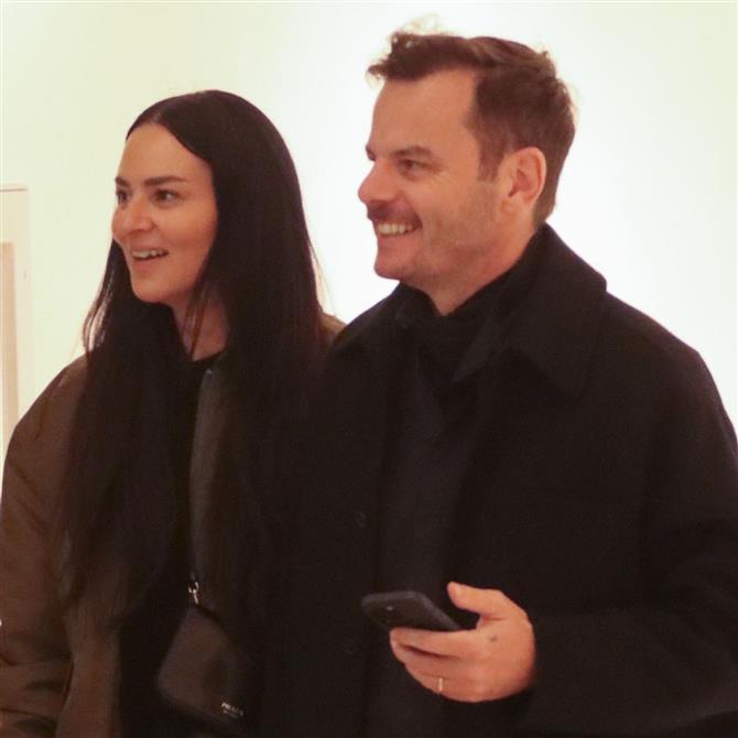 Ζενεβιέβ Μαζαρί: "Με τον άνδρα μου ερωτευτήκαμε με το που κοιταχτήκαμε - Κρυβόμασταν τον πρώτο καιρό γιατί ήμασταν συνεργάτες"