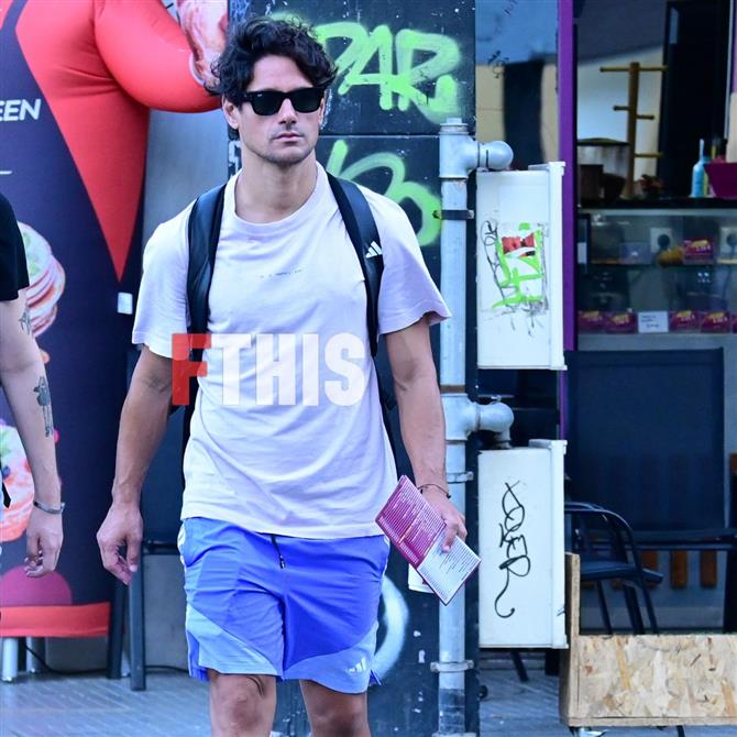 Paparazzi! Πάνος Βλάχος: Έξοδος στο κέντρο της Αθήνας