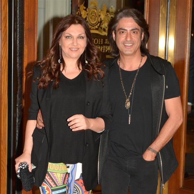 Καίτη Γαρμπή και Διονύσης Σχοινάς: Η νέα ανακοίνωση για τη συναυλία τους που αναβλήθηκε
