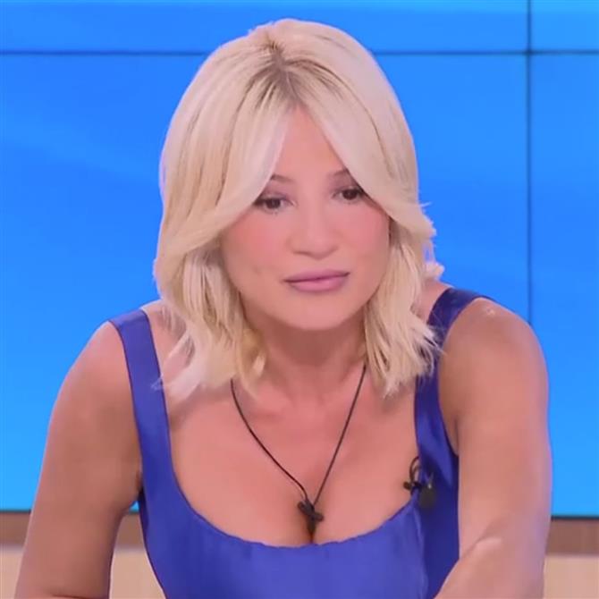 Φαίη Σκορδά: "Εμένα με παίρνουν κάθε μέρα τηλέφωνο και με ρωτάνε για την προσωπική μου ζωή"