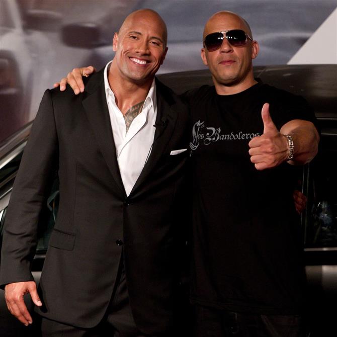 Βιν Ντίζελ: Το δημόσιο μήνυμα μετά την αμήχανη στιγμή με τον Ντουέιν Τζόνσον στις Χρυσές Σφαίρες
