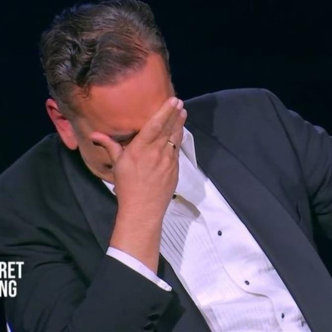 The Secret Song: "Λύγισε" ο Νίκος Ψαρράς με την έκπληξη της συζύγου του