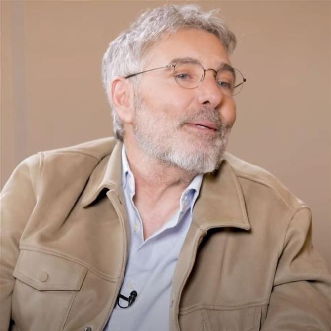 Θοδωρής Αθερίδης: Συγκλονίζει για το εγκεφαλικό που έπαθε πάνω στη σκηνή - "Μούδιασαν ταυτόχρονα η γλώσσα, το μάγουλο και το χέρι"