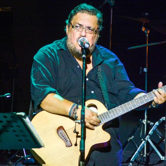 Λαυρέντης Μαχαιρίτσας: Παντρεύεται η κόρη του - Θα τη συνοδεύσουν στην εκκλησία ο Διονύσης Τσακνής & ο Γιάννης Ζουγανέλης