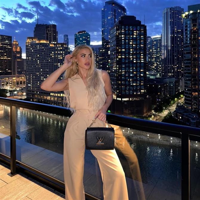 Ιωάννα Τούνη: Ταλαιπωρία στο αεροδρόμιο για την influencer - "Μέσα στα νεύρα"