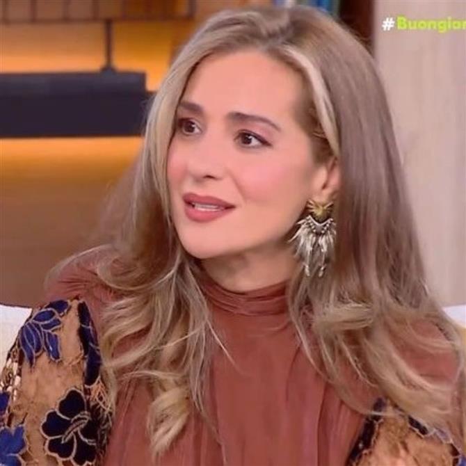 Νατάσσα Μποφίλιου: Απαντά για τα σχόλια που δέχθηκε για το φόρεμα στη συναυλία της - "Δεν βιώνω την επίθεση προσωπικά"