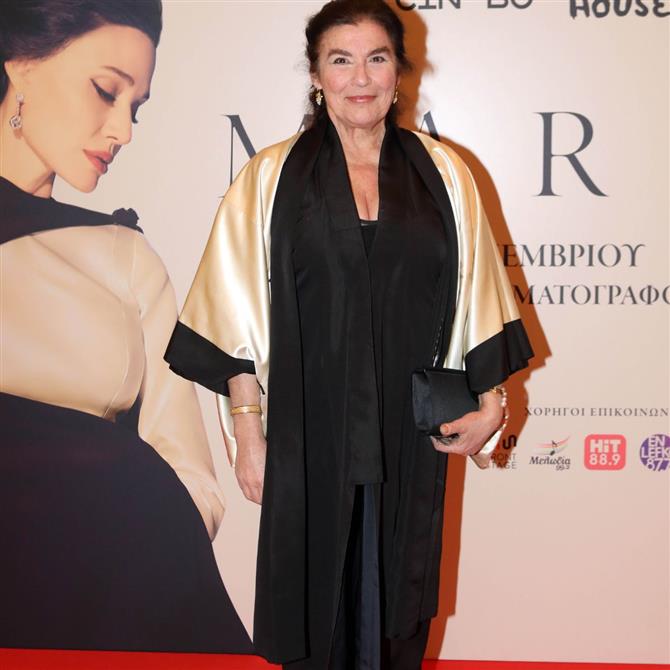 Λυδία Κονιόρδου: Η γνωριμία με την Αντζελίνα Τζολί - "Ένα βράδυ μας κάλεσε όλους για ποτό"