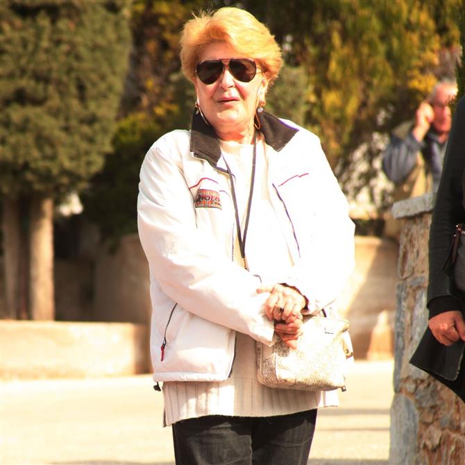 Βάσια Τριφύλλη: "Είμαι κατά των αμβλώσεων και υπέρ της ψυχής - Ο Άρης Σερβετάλης είναι παπάς και δεν το ξέραμε;"
