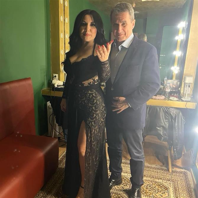 Ανδρέας Λοβέρδος: Παίζει ντραμς ενώ τραγουδάει η Μαριάννα Παπαμακαρίου το "Κελί 33" - Βίντεο FTHIS
