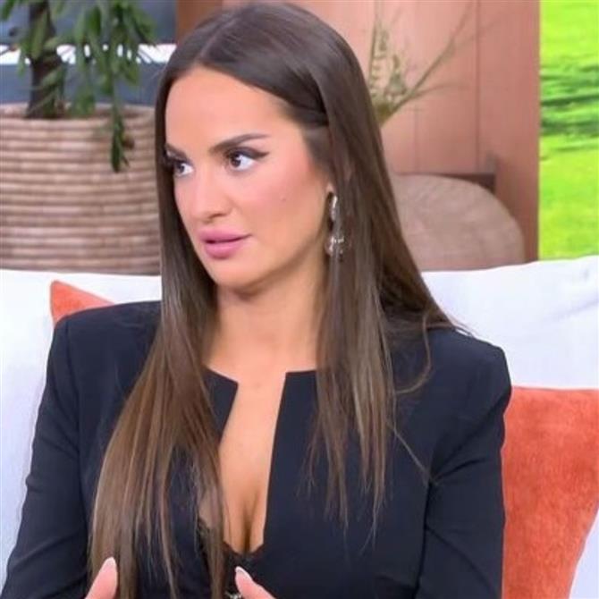 Ρία Ελληνίδου: "Με τόσα που έχω δει σε γάμους, το σκέφτομαι αν θα παντρευτώ"