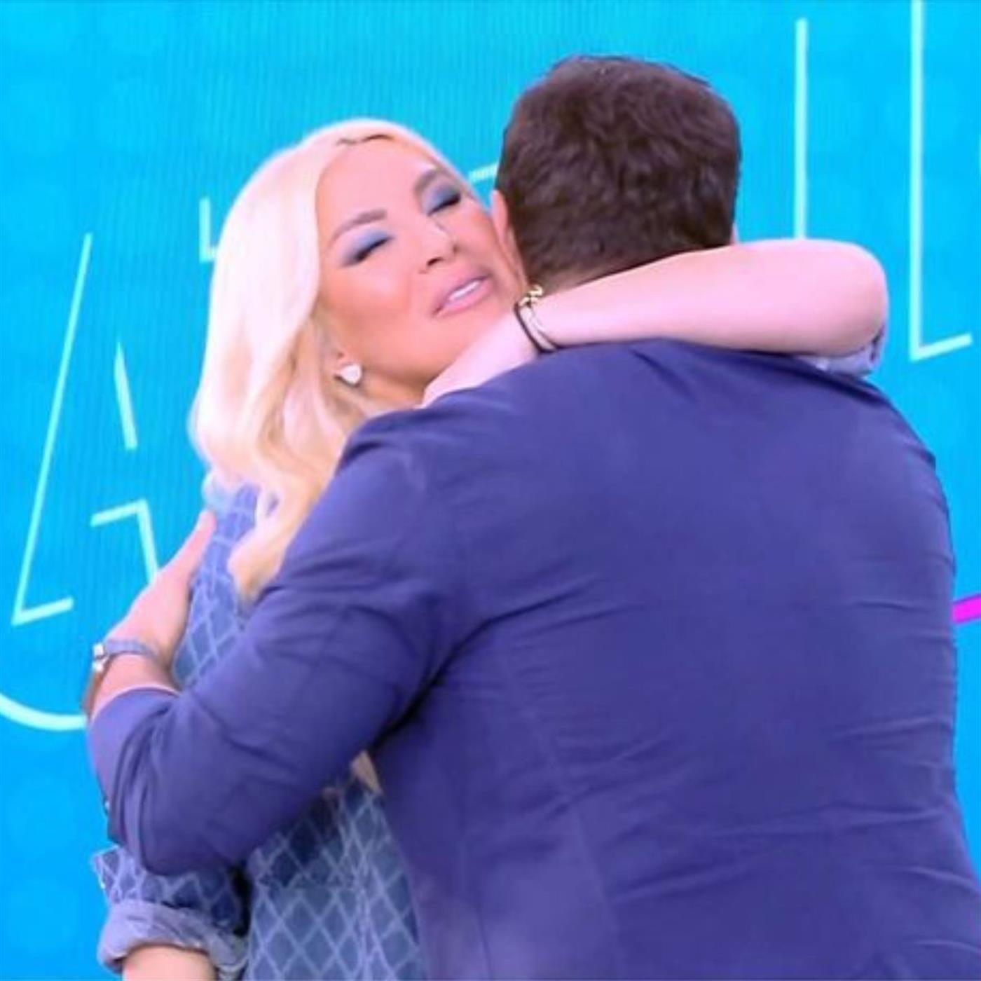 Κατερίνα Καινούργιου: Το δώρο που της έδωσε ο Ευθύμης Ζησάκης & η αναφορά στην κολλητή της, Αλεξάνδρα Νικολαΐδου που έχει φύγει από τη ζωή